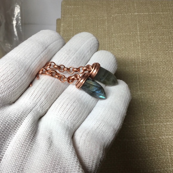 Earrings, bullet shaped labradorite, solid copper - Picture 3 of 8